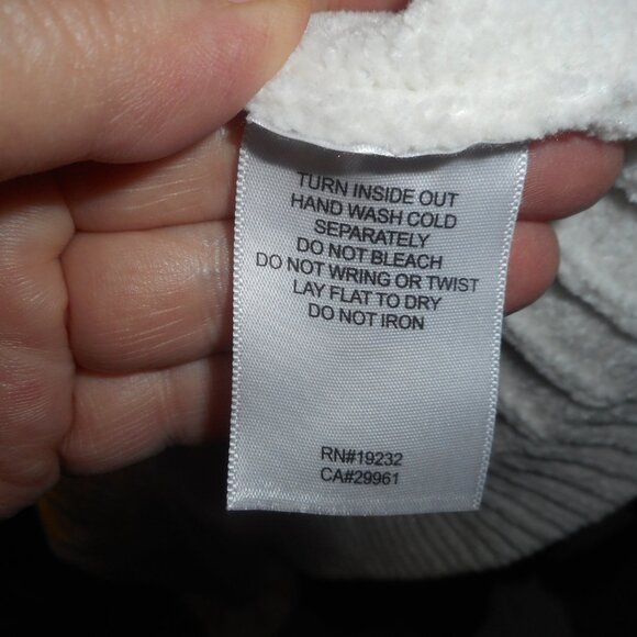 ALFRED DUNNER  women's top, sweater, purple and off white in color, sz PS - Picture 6 of 12